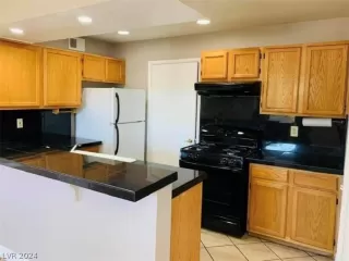 Photo #5: 2582138 Listing 