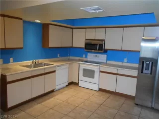 Photo #1: 2582156 Listing