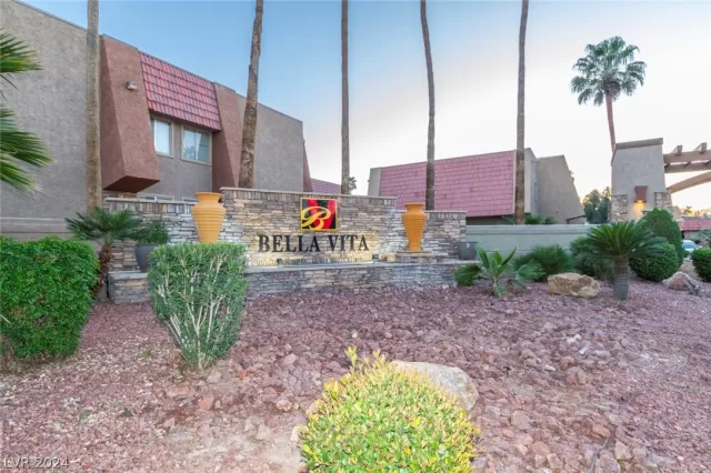 MLS: 2582190 Condo For Sale