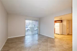 Photo #3: 2582190 Listing