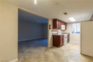 Photo #6: 2582190 Listing