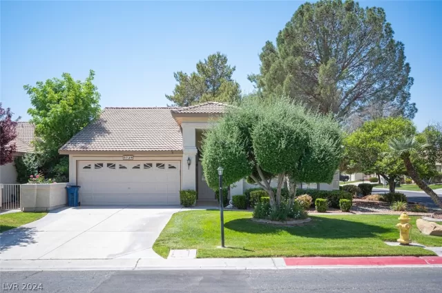 MLS: 2582192 Condo For Sale