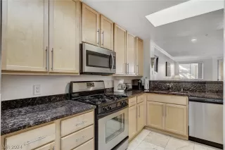 Photo #3: 2582240 Listing