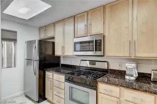 Photo #4: 2582240 Listing