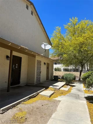 Photo #1: 2582301 Listing 