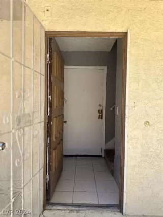 Photo #2: 2582301 Listing 