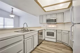 Photo #3: 2582319 Listing 