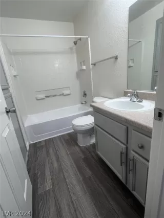 Photo #3: 2582392 Listing