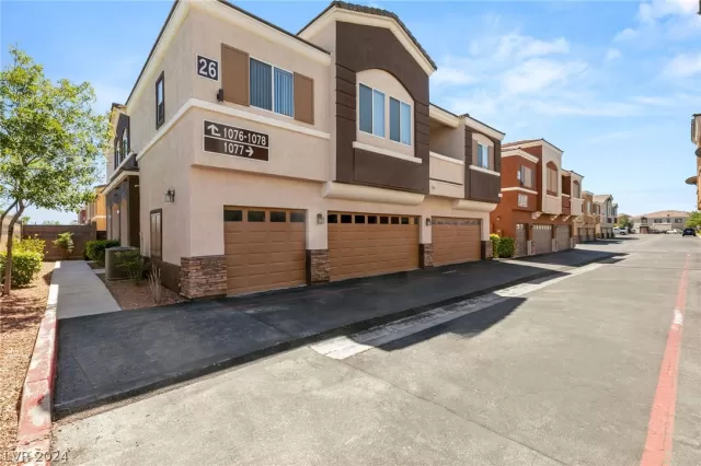 MLS: 2582405 Condo For Sale