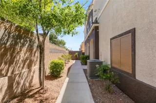 Photo #6: 2582405 Listing