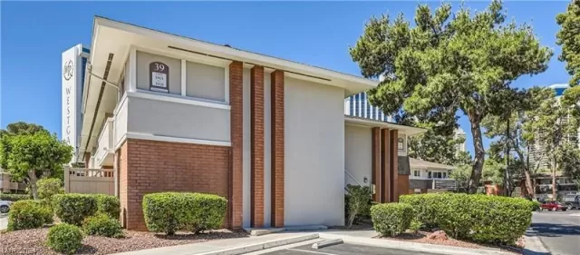 MLS: 2582422 Condo For Sale