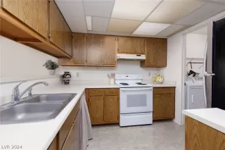 Photo #6: 2582463 Listing