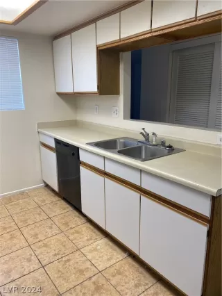 Photo #4: 2582466 Listing