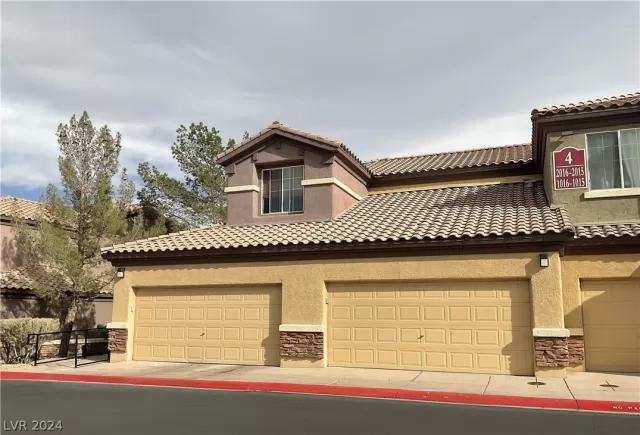 MLS: 2582498 Condo For Sale