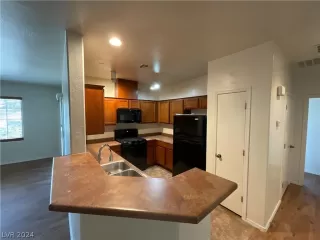 Photo #4: 2582498 Listing 