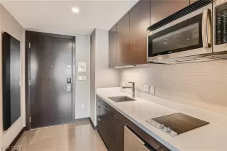 Photo #2: 2582499 Listing