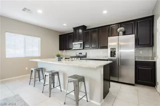 Photo #1: 2582516 Listing