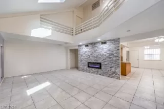 Photo #1: 2582518 Listing