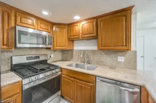 Photo #3: 2582518 Listing