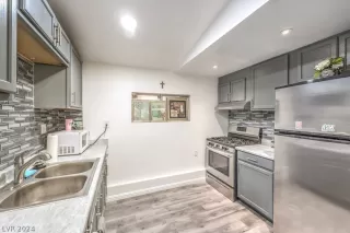 Photo #4: 2582518 Listing