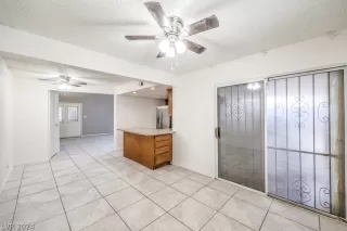 Photo #5: 2582518 Listing