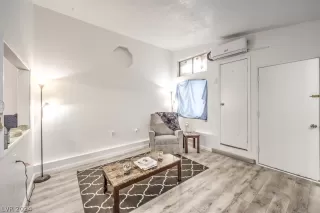 Photo #6: 2582518 Listing