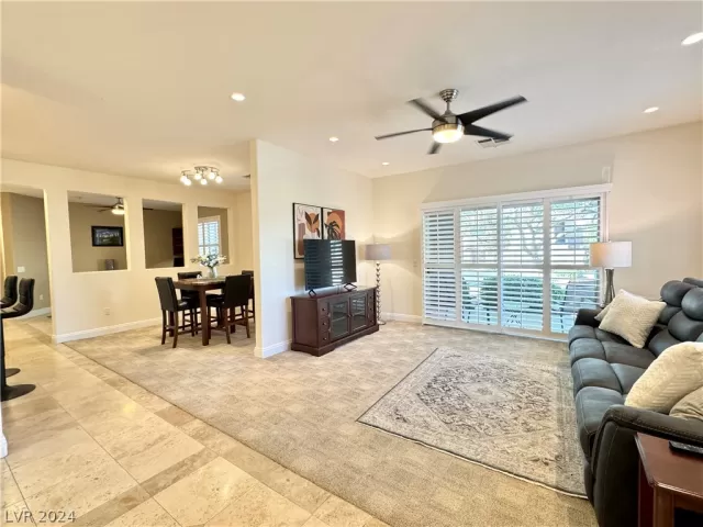 MLS: 2582519 Condo For Sale