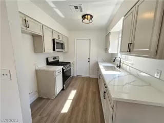 Photo #4: 2582539 Listing 