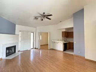 Photo #3: 2582541 Listing