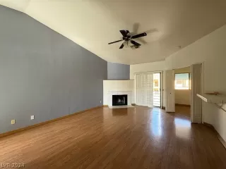 Photo #4: 2582541 Listing