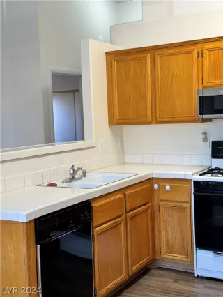 Photo #5: 2582592 Listing 