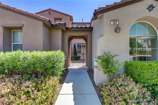 MLS: 2582608 Condo For Sale