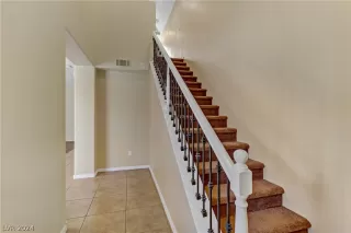 Photo #6: 2582608 Listing