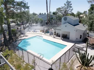 Photo #1: 2582684 Listing