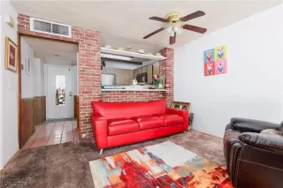 Photo #3: 2582684 Listing