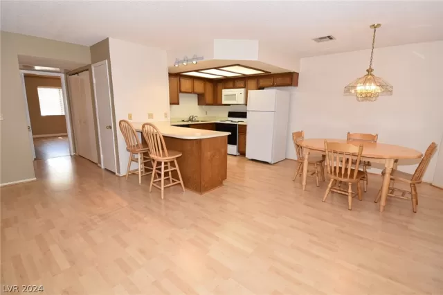 MLS: 2582697 Condo For Sale