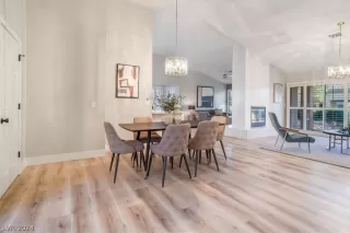 Photo #6: 2582750 Listing