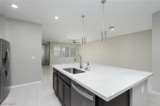 Photo #4: 2582758 Listing 