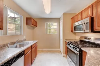 Photo #5: 2582771 Listing