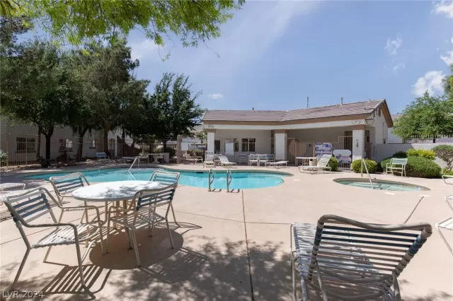 MLS: 2582780 Condo For Sale