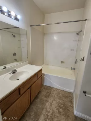 Photo #3: 2582821 Listing