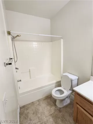 Photo #4: 2582821 Listing