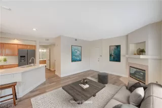 Photo #3: 2582837 Listing