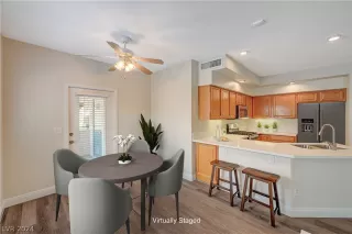 Photo #4: 2582837 Listing