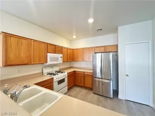 Photo #5: 2582844 Listing 