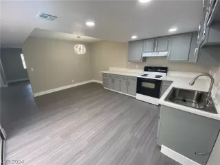 Photo #5: 2582854 Listing