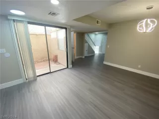 Photo #6: 2582854 Listing