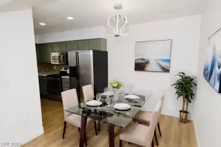 Photo #3: 2582866 Listing