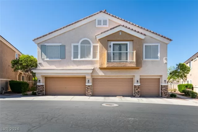 MLS: 2582878 Condo For Sale