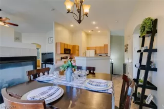 Photo #3: 2582878 Listing